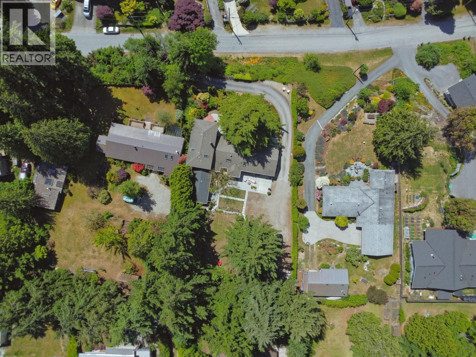 4632 WHITAKER ROAD, Sechelt