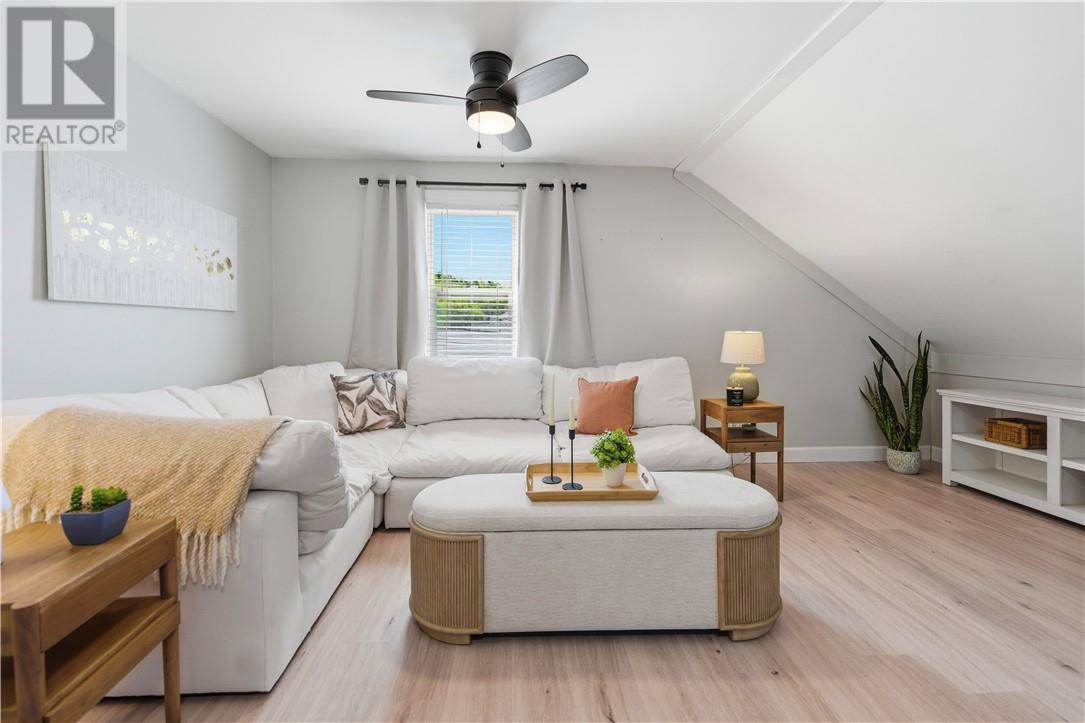 216 Bond Street - Image 3