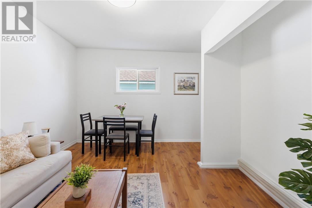 216 Bond Street - 32