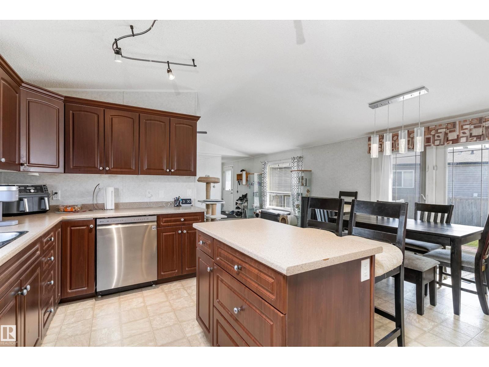 1966 Jubilee PL, Sherwood Park