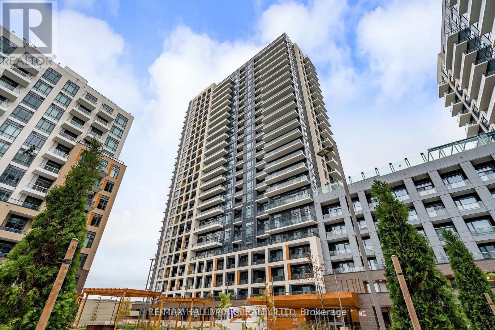 Photo of A921 - 7950 BATHURST STREET