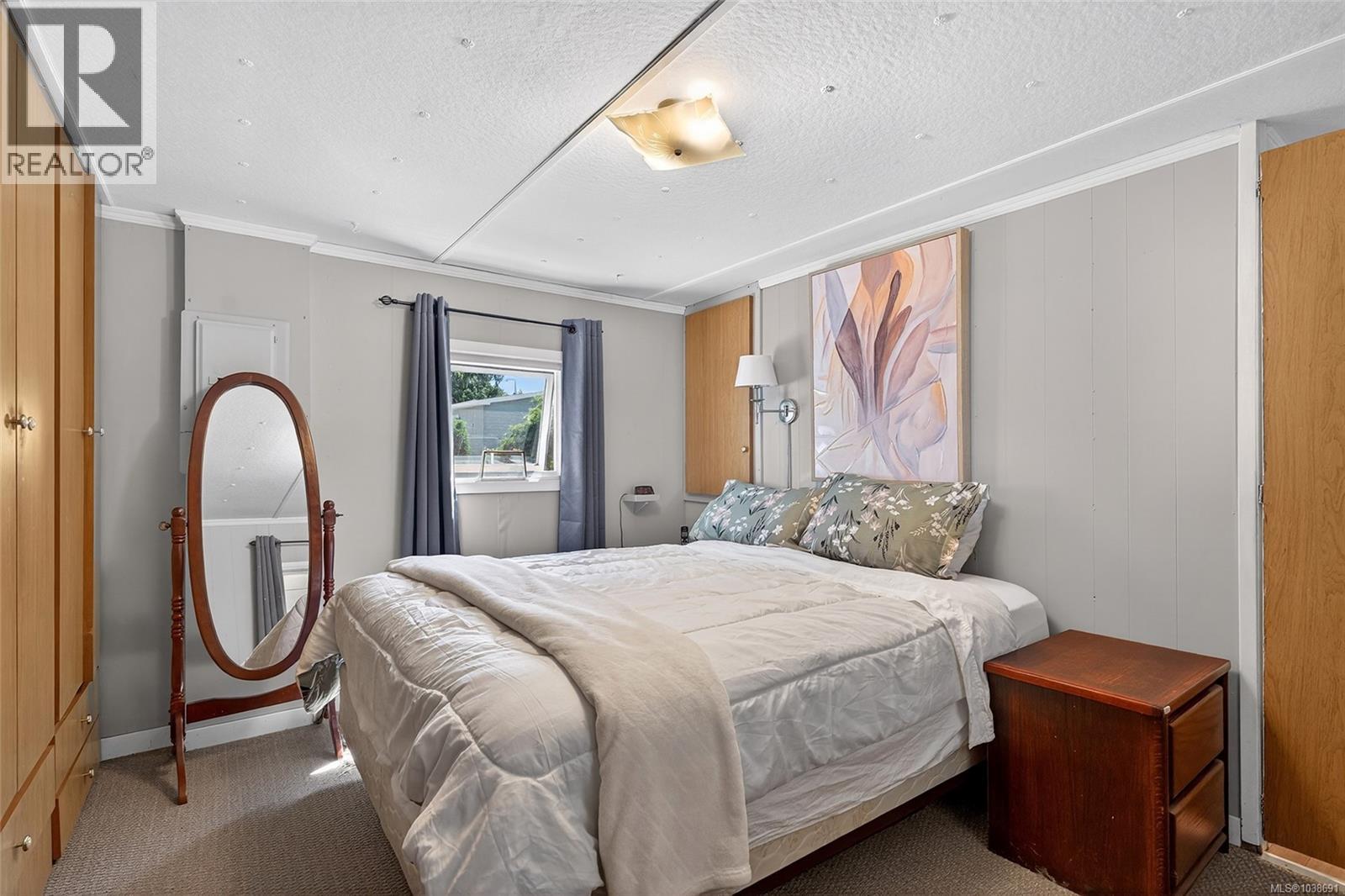 695 Barclay Cres N - 9