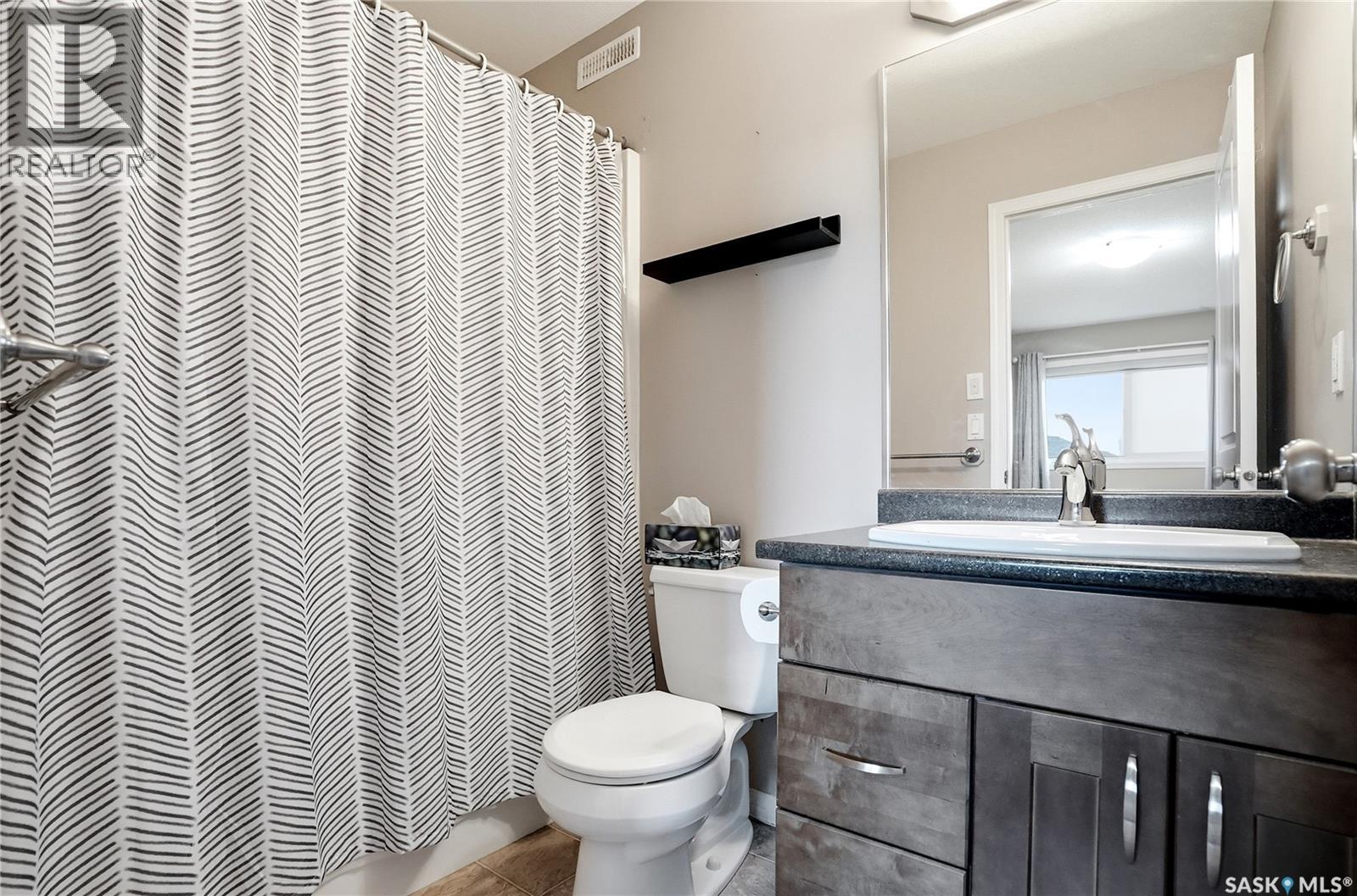 #2 547 East Hampton BOULEVARD - 25
