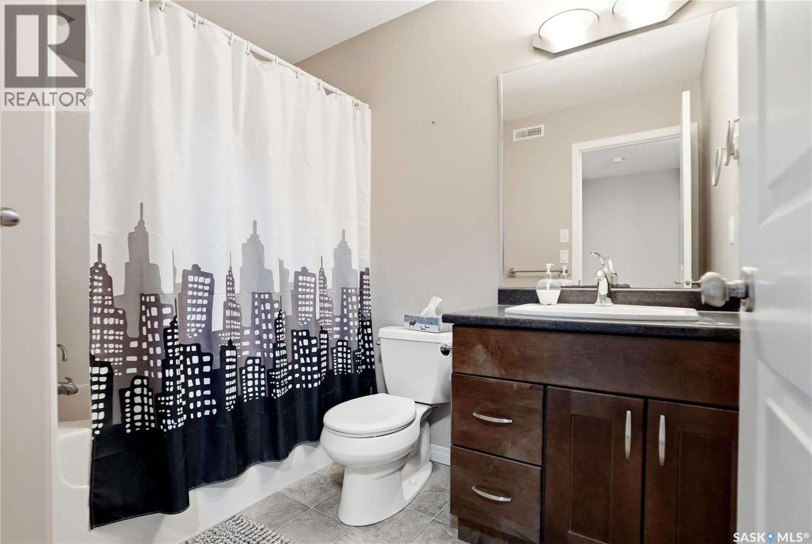 #2 547 East Hampton BOULEVARD - 31