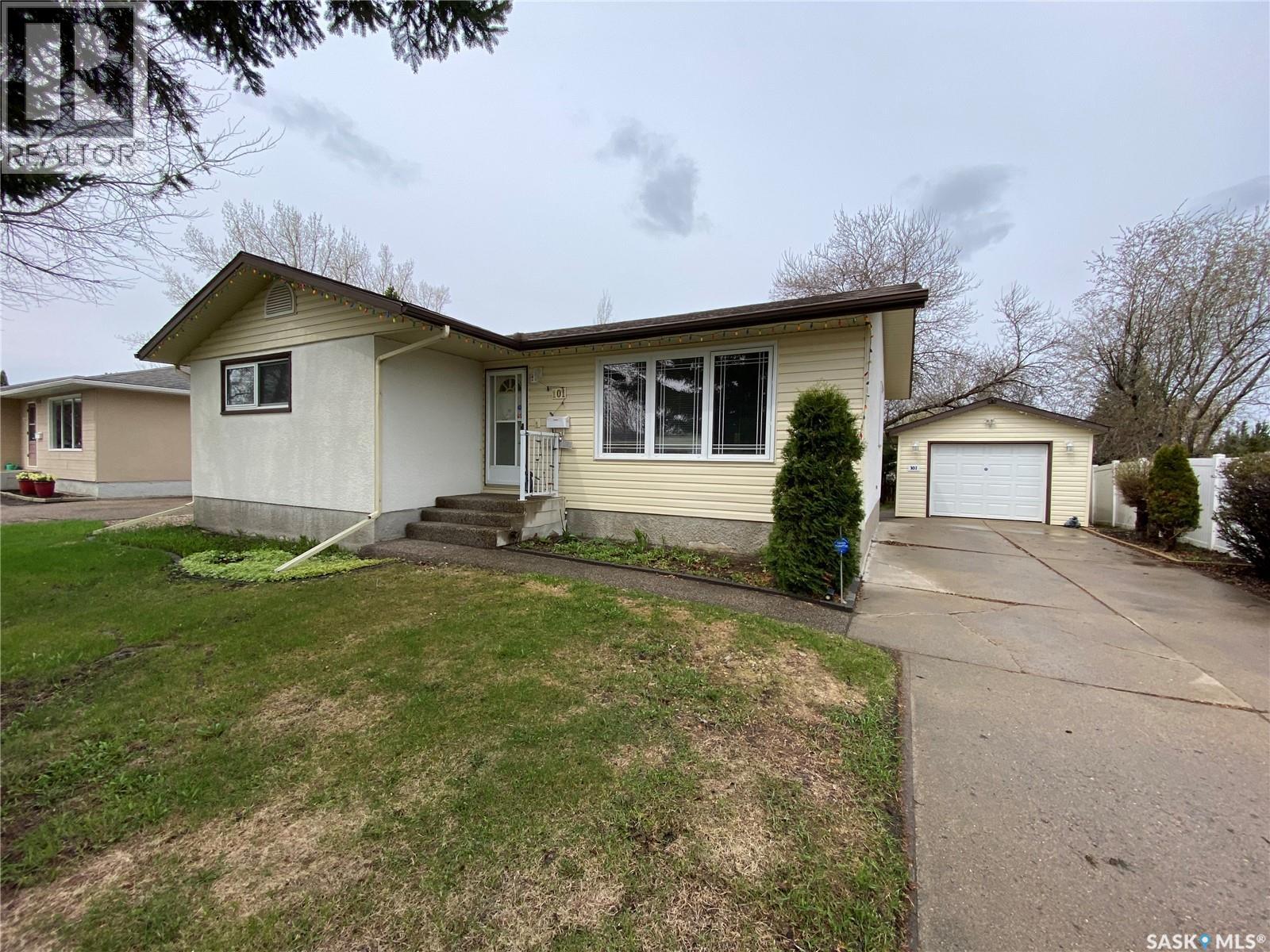 101 Collingwood CRESCENT - 1