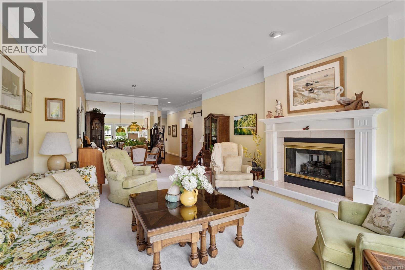 8 4701 Lochside Drive, Saanich