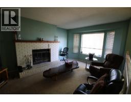 Kitchen - 164 Bergeron Drive, Tumbler Ridge, BC V0C2W0 Photo 10