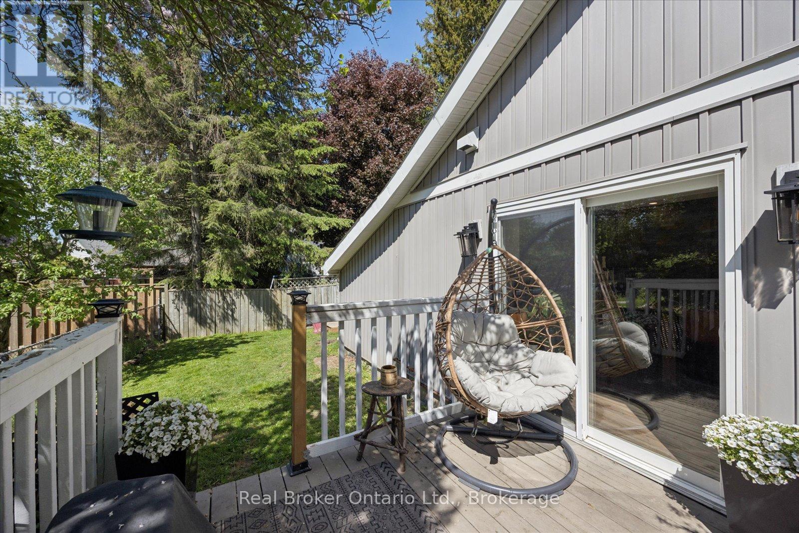 212 MILL STREET N - 40
