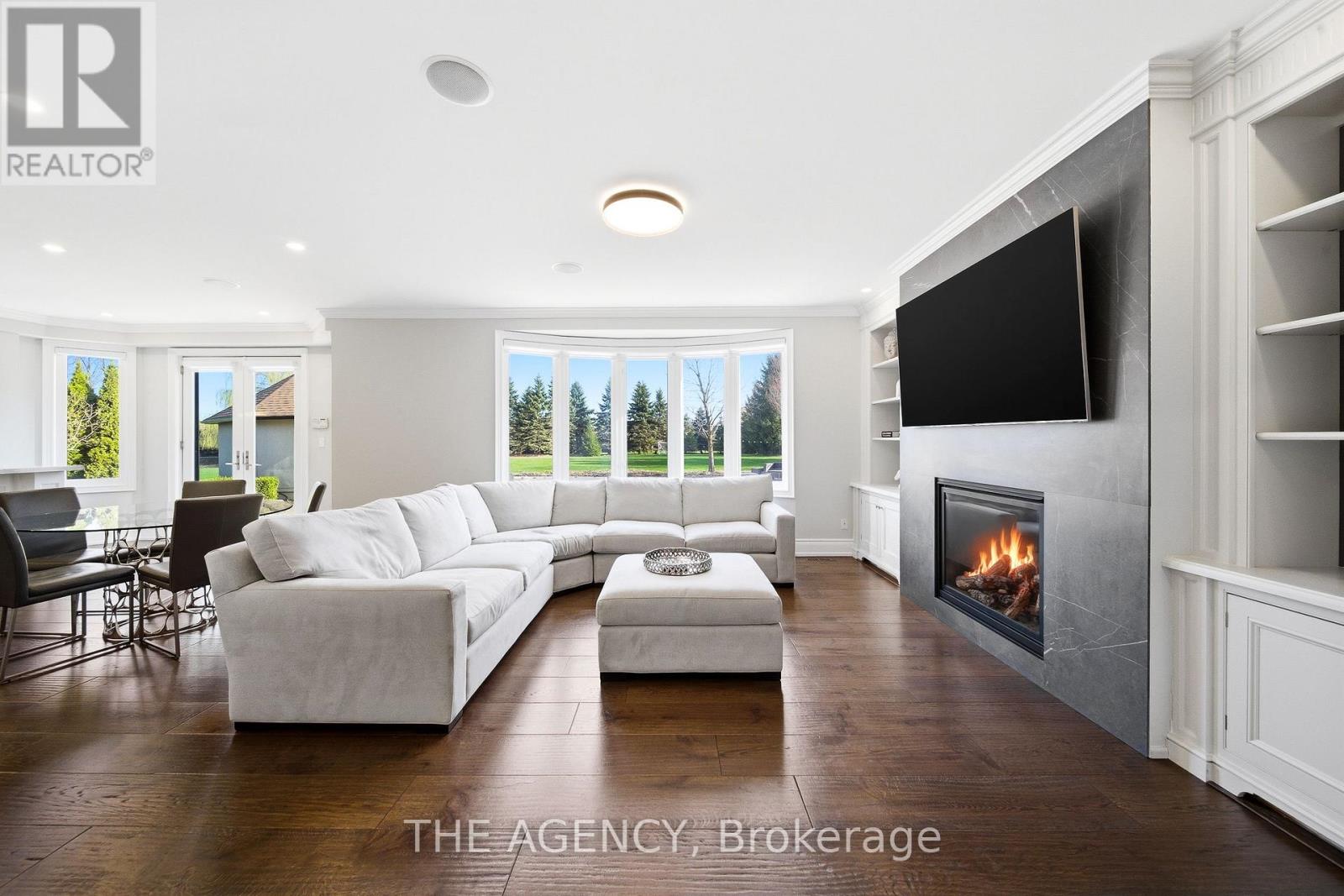 147 MACTAGGART DRIVE - 19