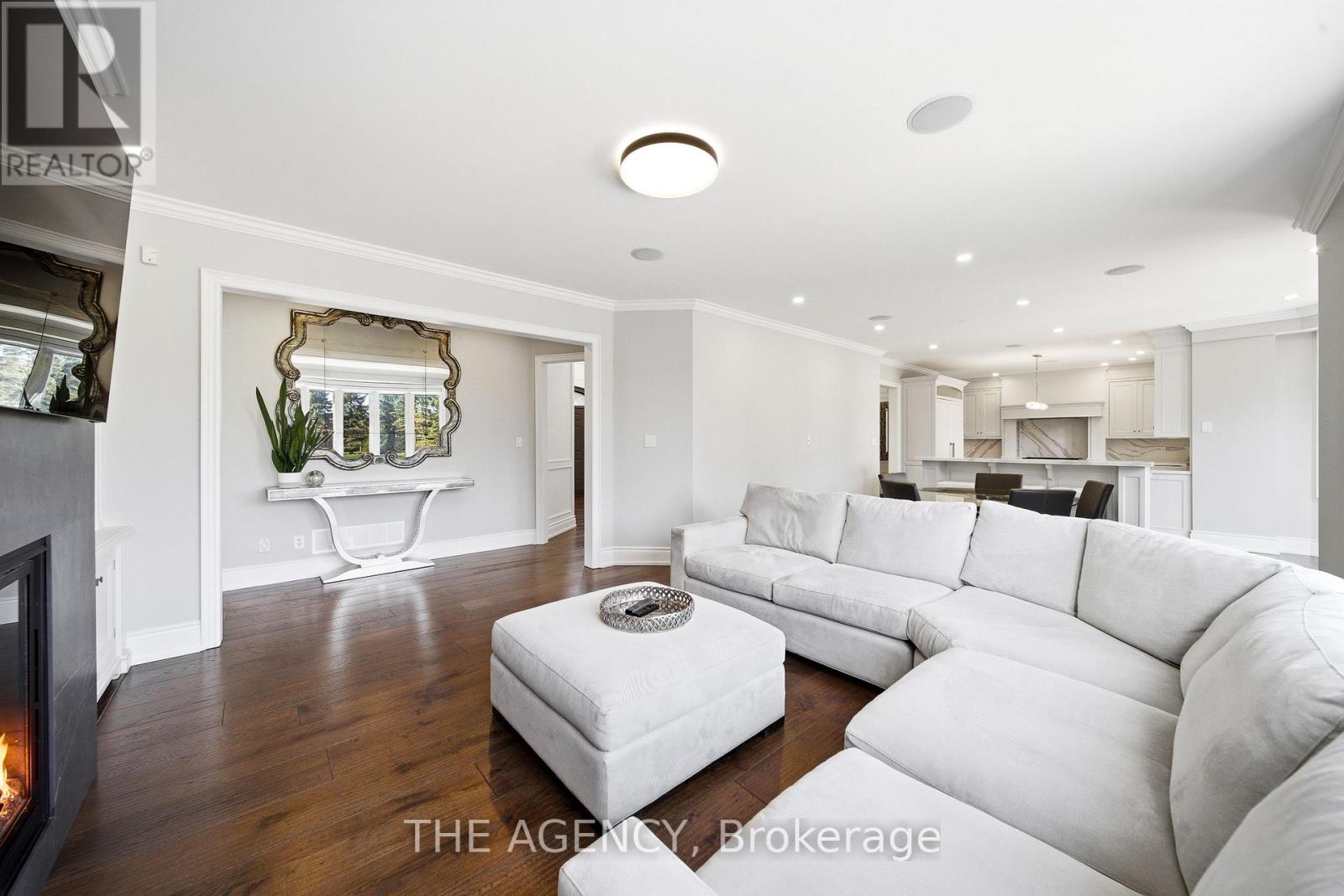 147 MACTAGGART DRIVE - 21