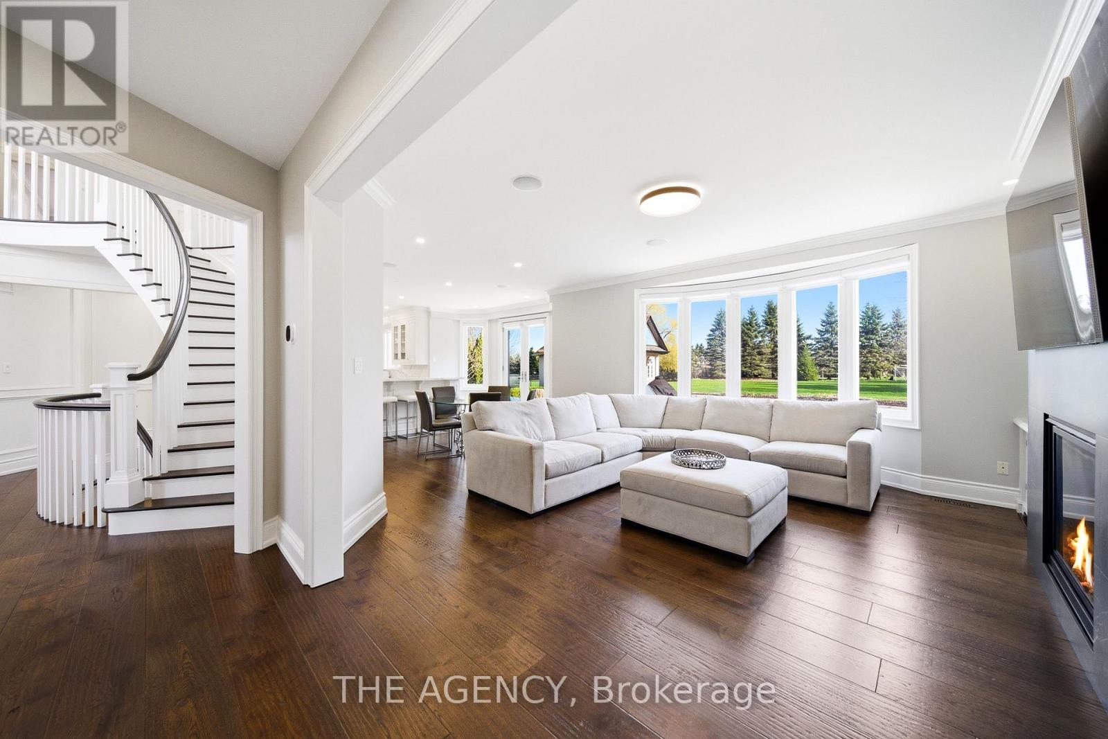 147 MACTAGGART DRIVE - 23