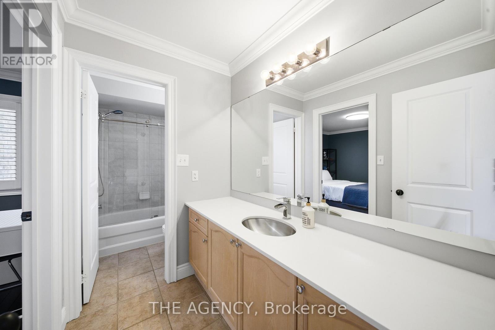 147 MACTAGGART DRIVE - 37