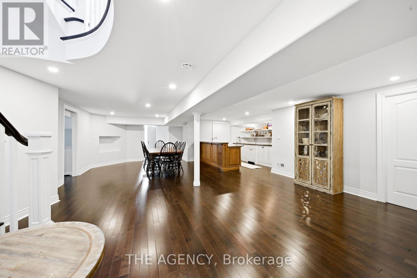 147 MACTAGGART DRIVE - 40