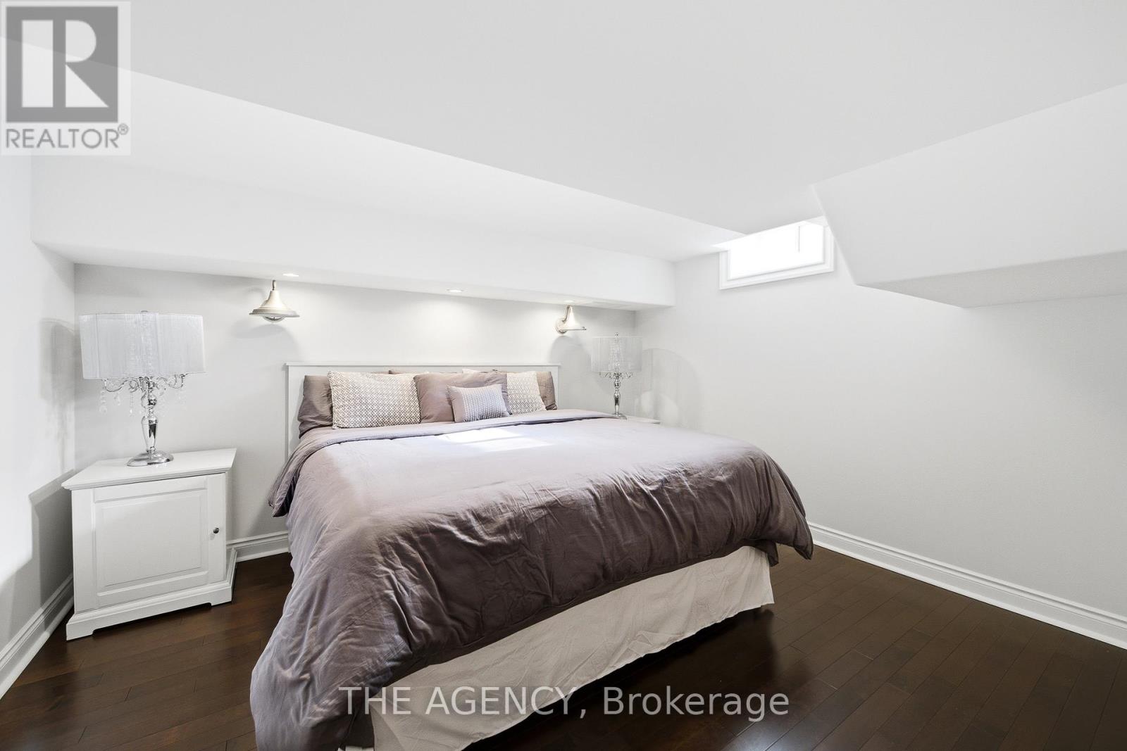 147 MACTAGGART DRIVE - 44