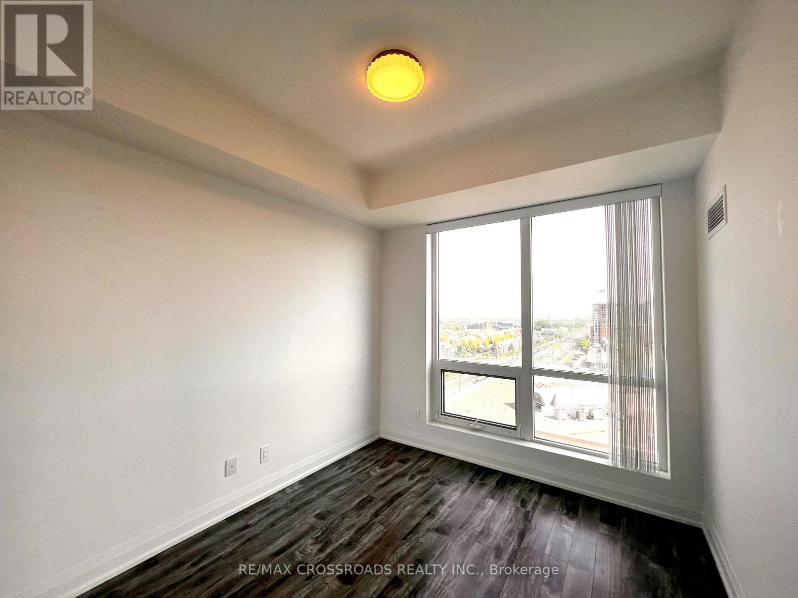 1210 - 9088 YONG STREET
