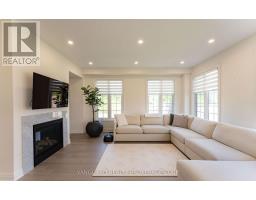 158 Scarlet Way, Bradford West Gwillimbury, ON L3Z4J2 Photo 13