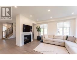 158 Scarlet Way, Bradford West Gwillimbury, ON L3Z4J2 Photo 14