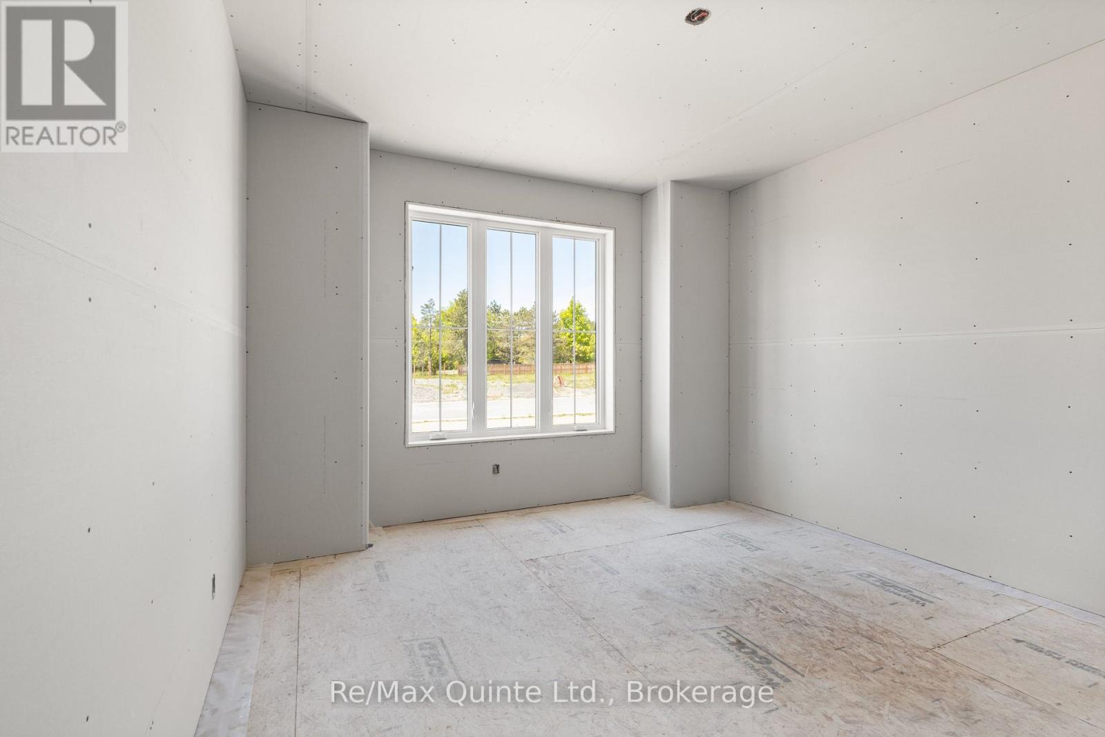 12 DEERVIEW DRIVE - 20