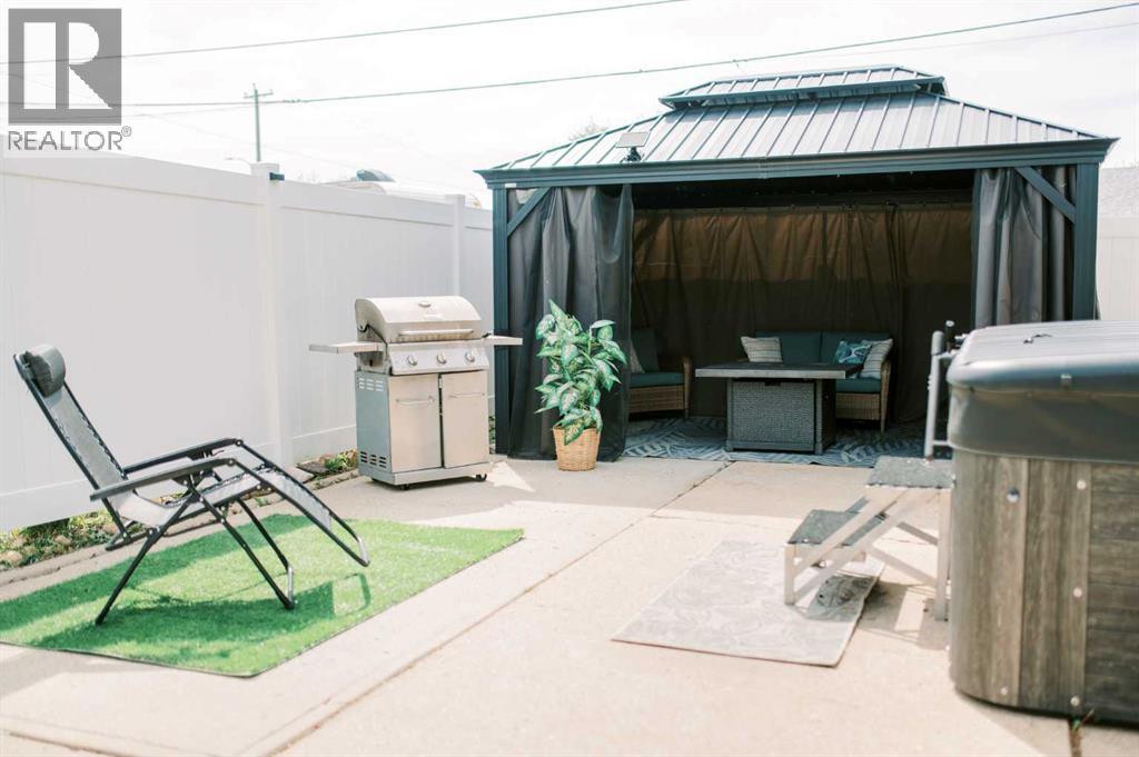 4606 57A Street — photo 33