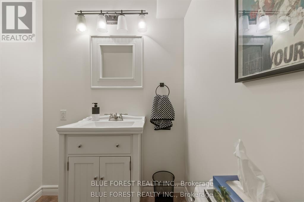 258 SOUTH LEAKSDALE CIRCLE - 33