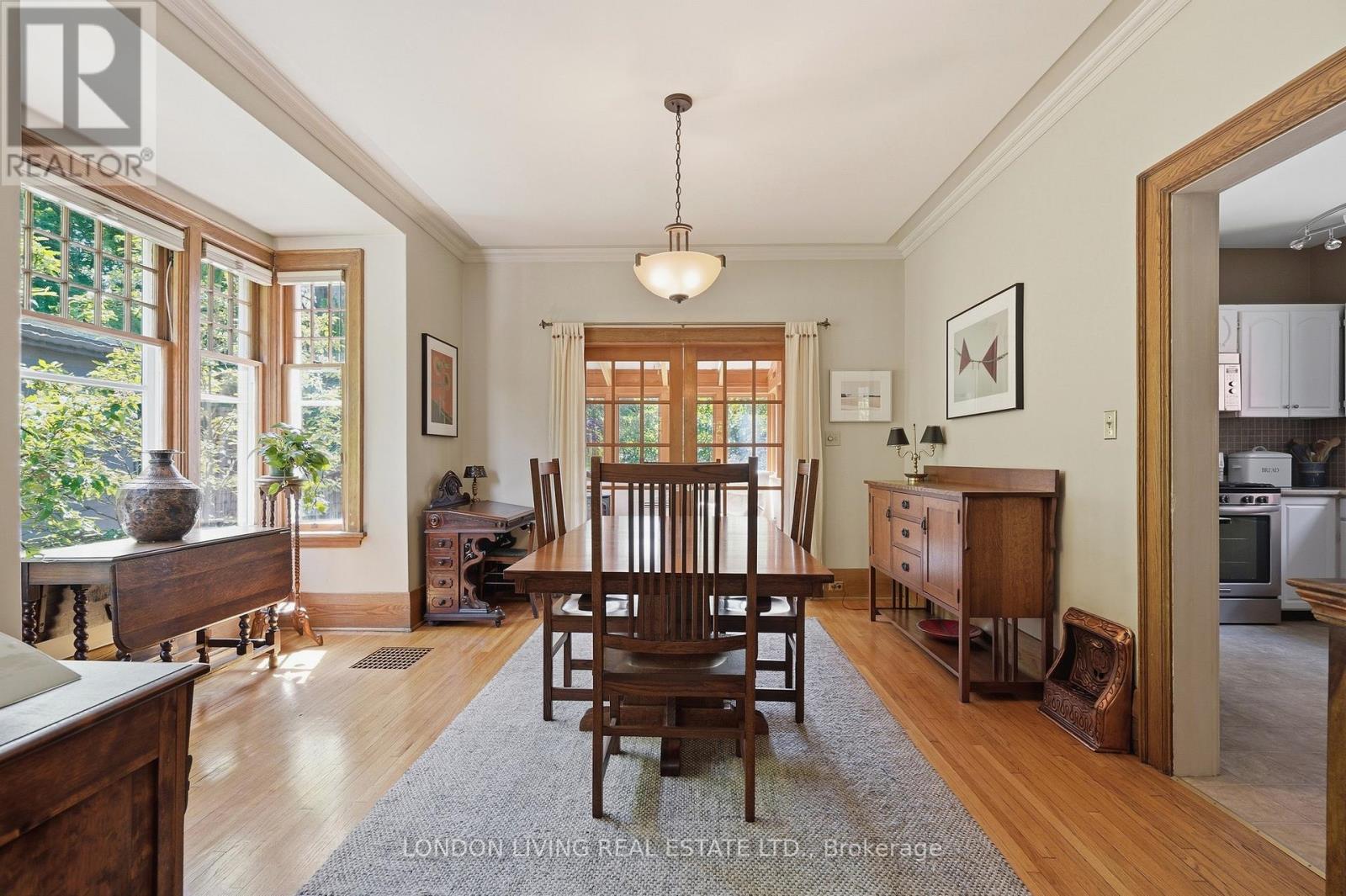 19 BELGRAVE AVENUE - 12