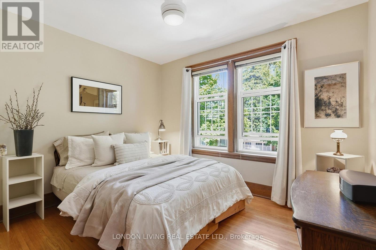 19 BELGRAVE AVENUE - 22