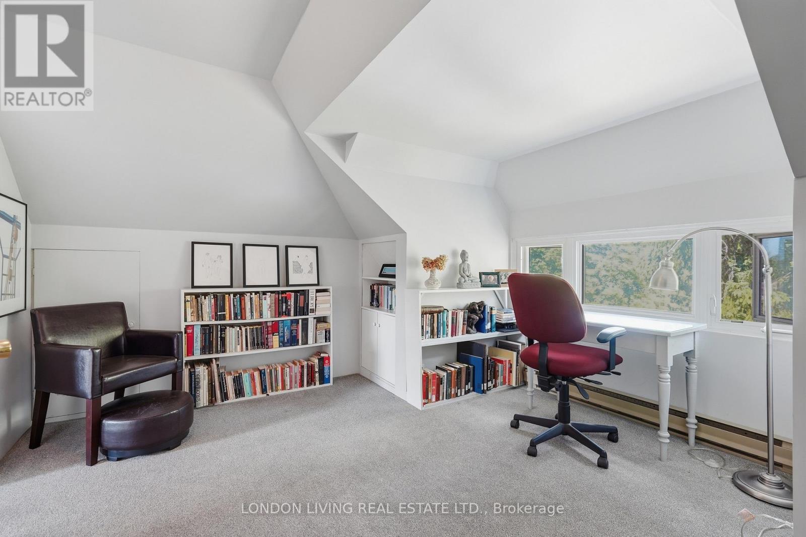 19 BELGRAVE AVENUE - 26