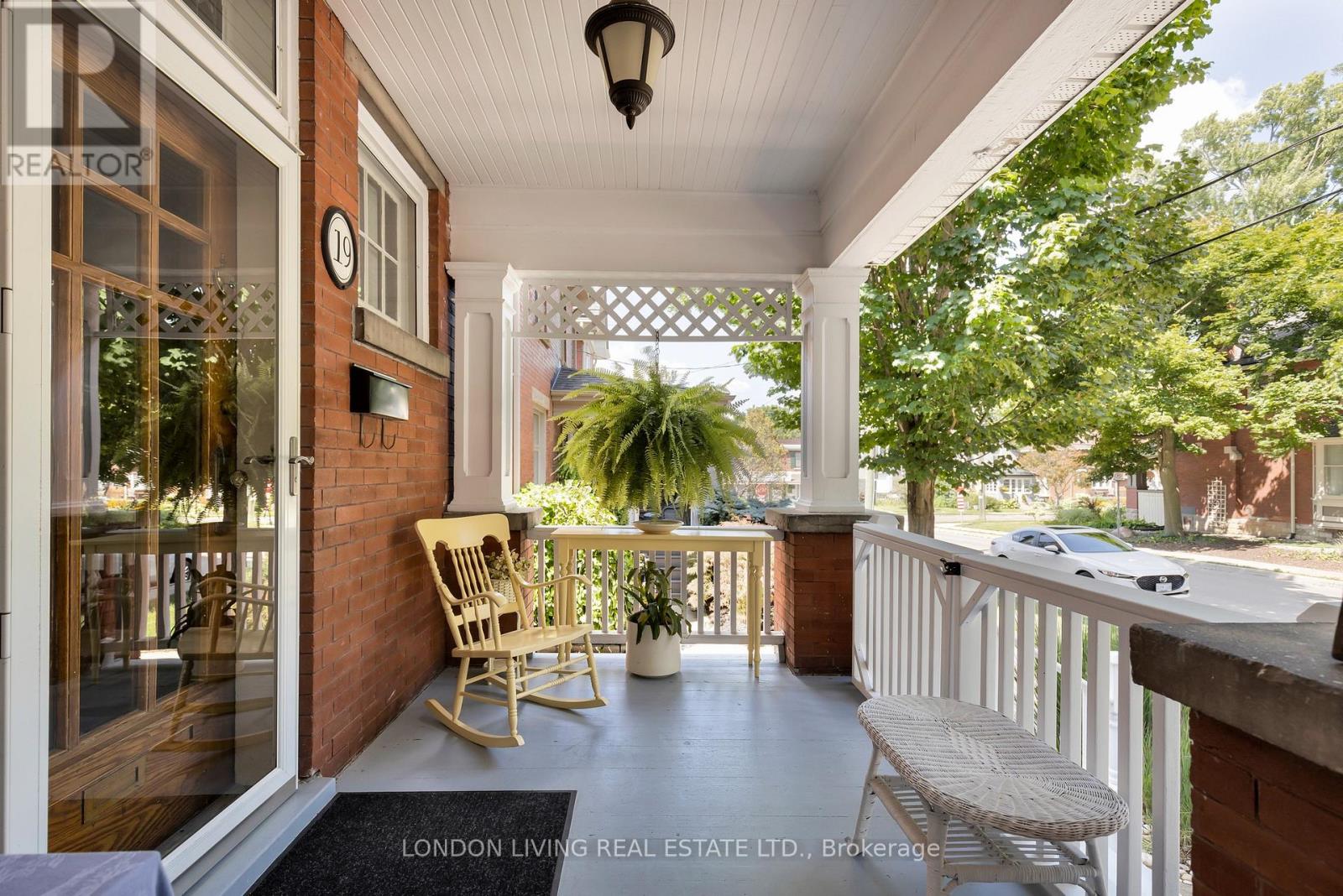 19 BELGRAVE AVENUE - 4