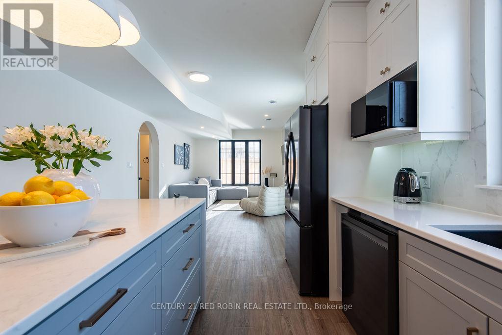 18 MCNAB STREET - 3