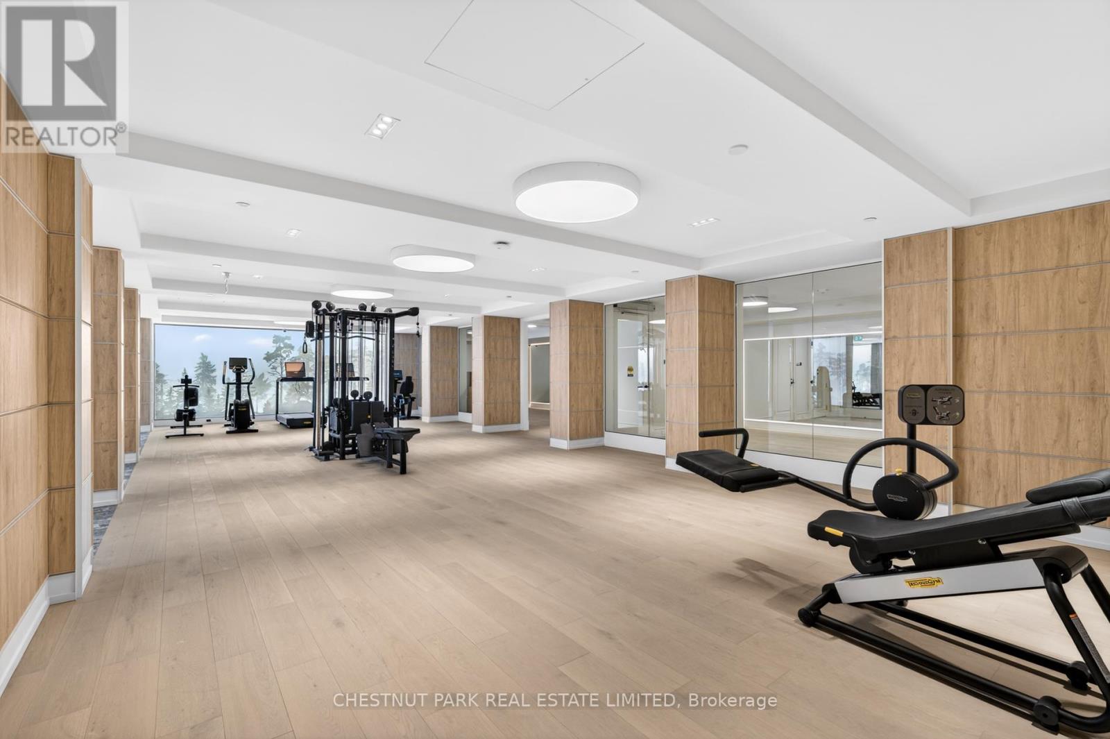 #202 77 CLARENDON AVENUE - 33