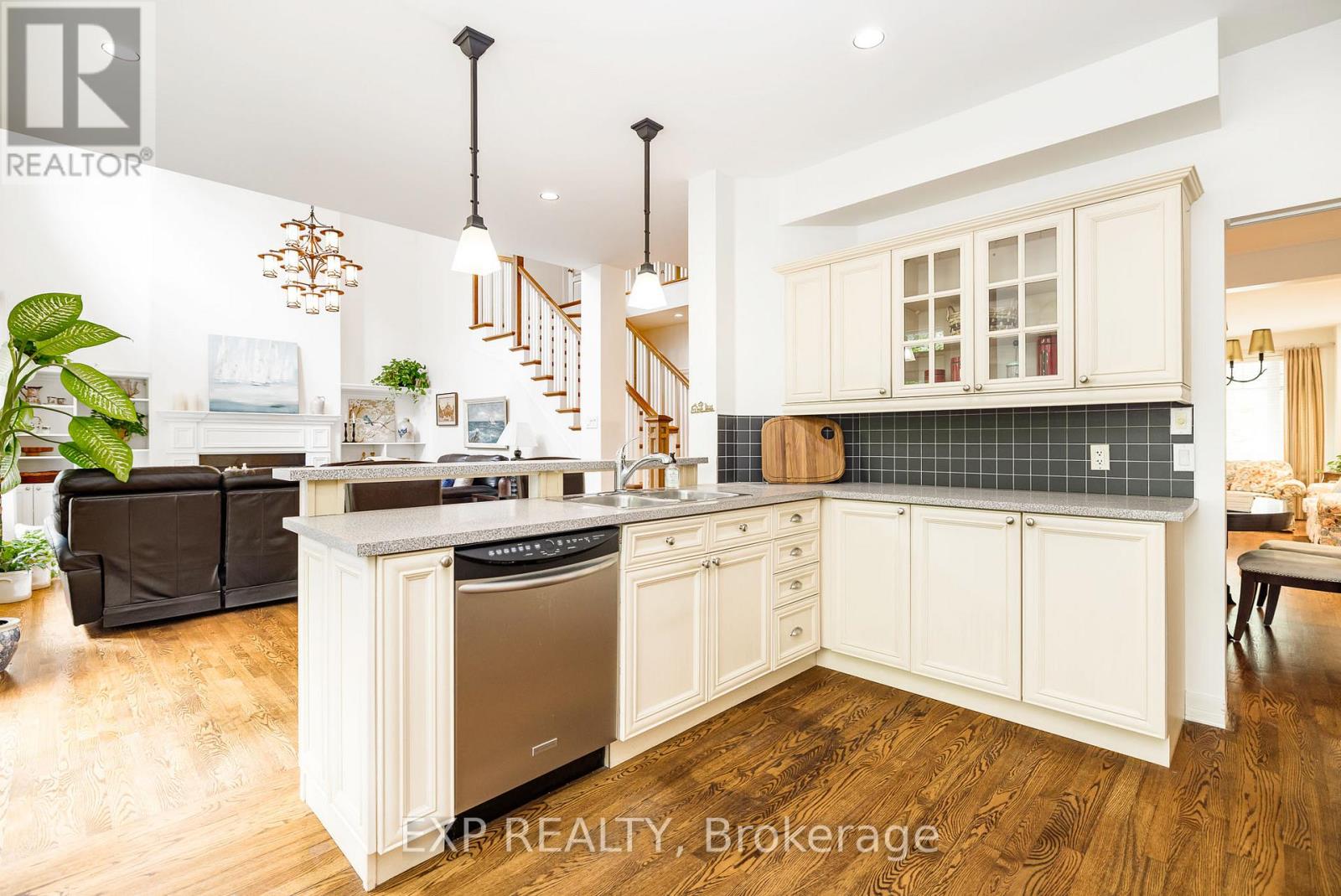 36 OAKBRIAR CRESCENT - 12