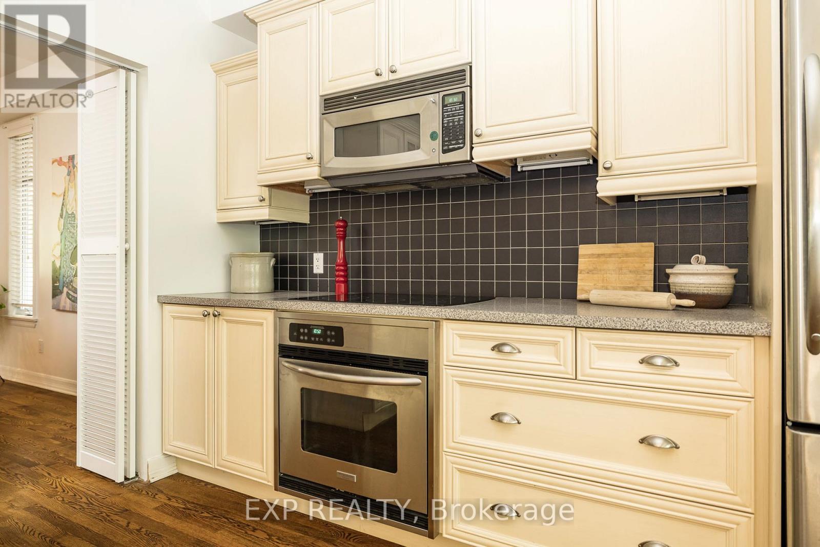36 OAKBRIAR CRESCENT - 13