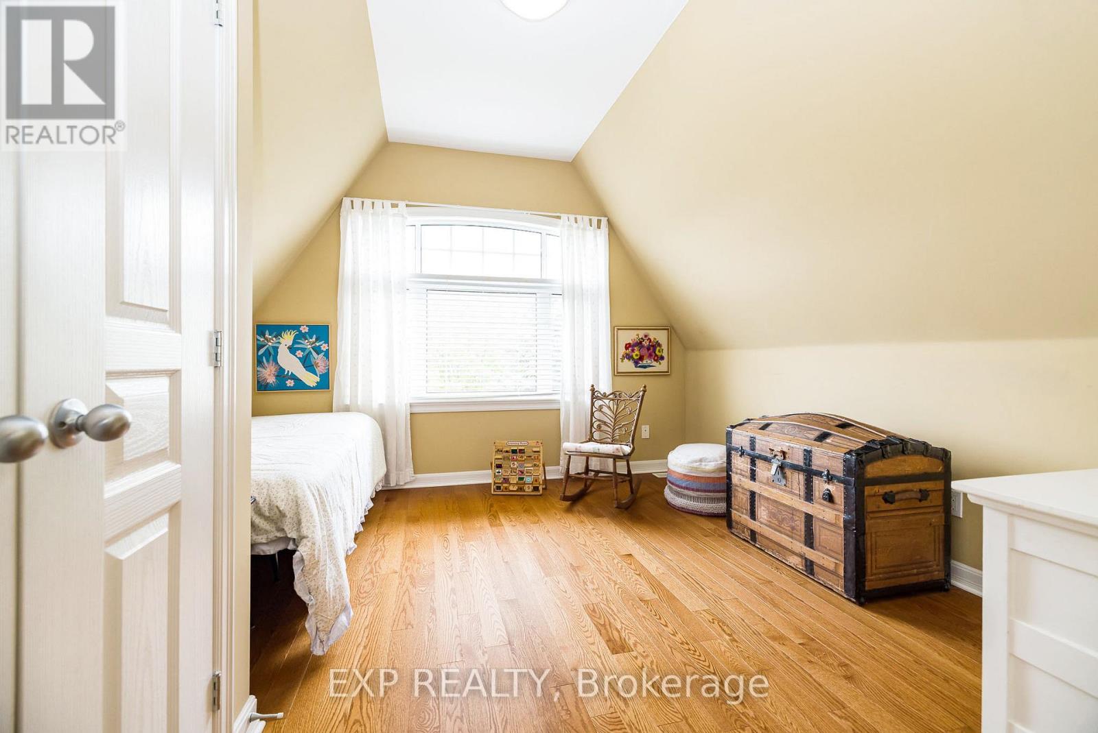 36 OAKBRIAR CRESCENT - 24