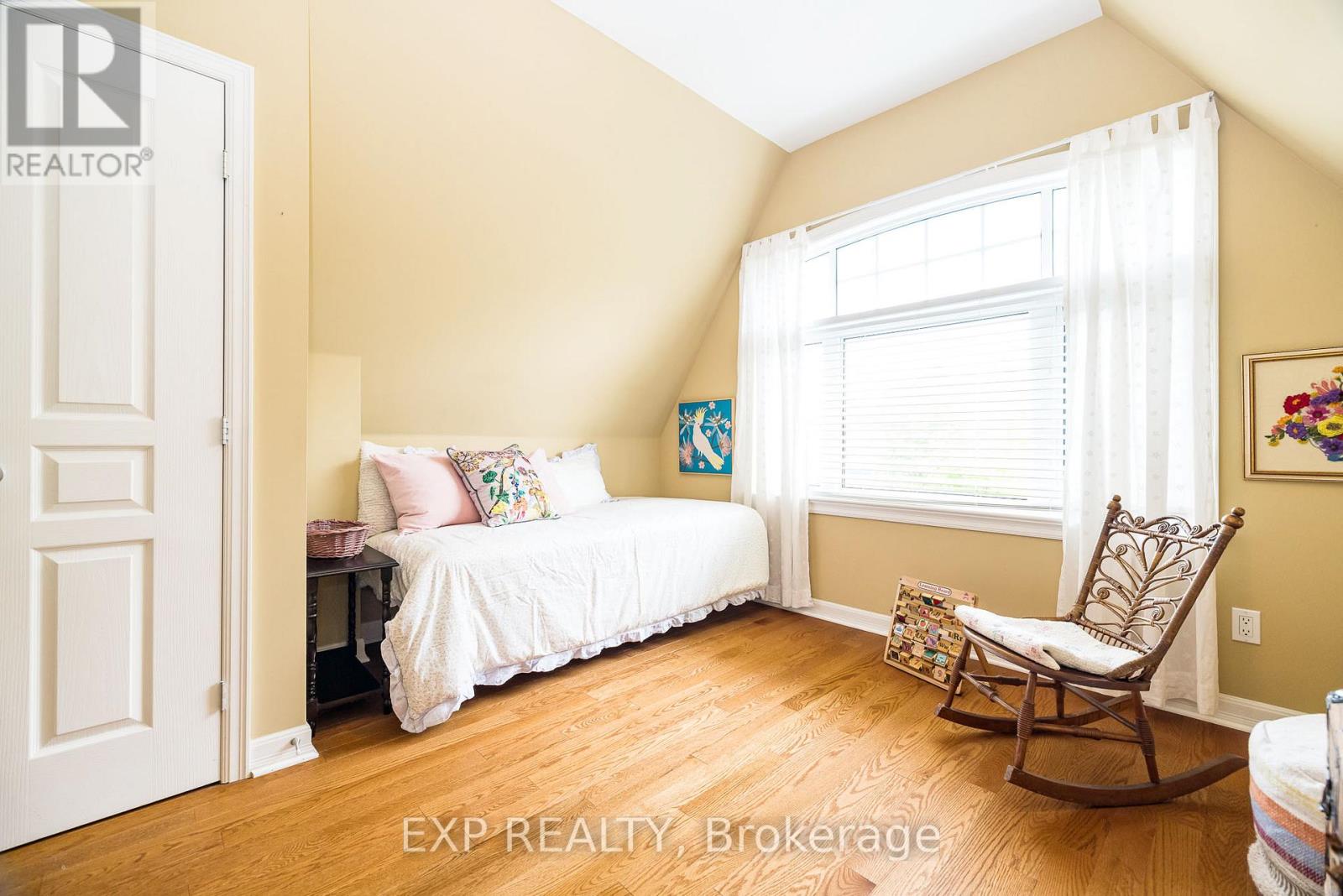 36 OAKBRIAR CRESCENT - 25
