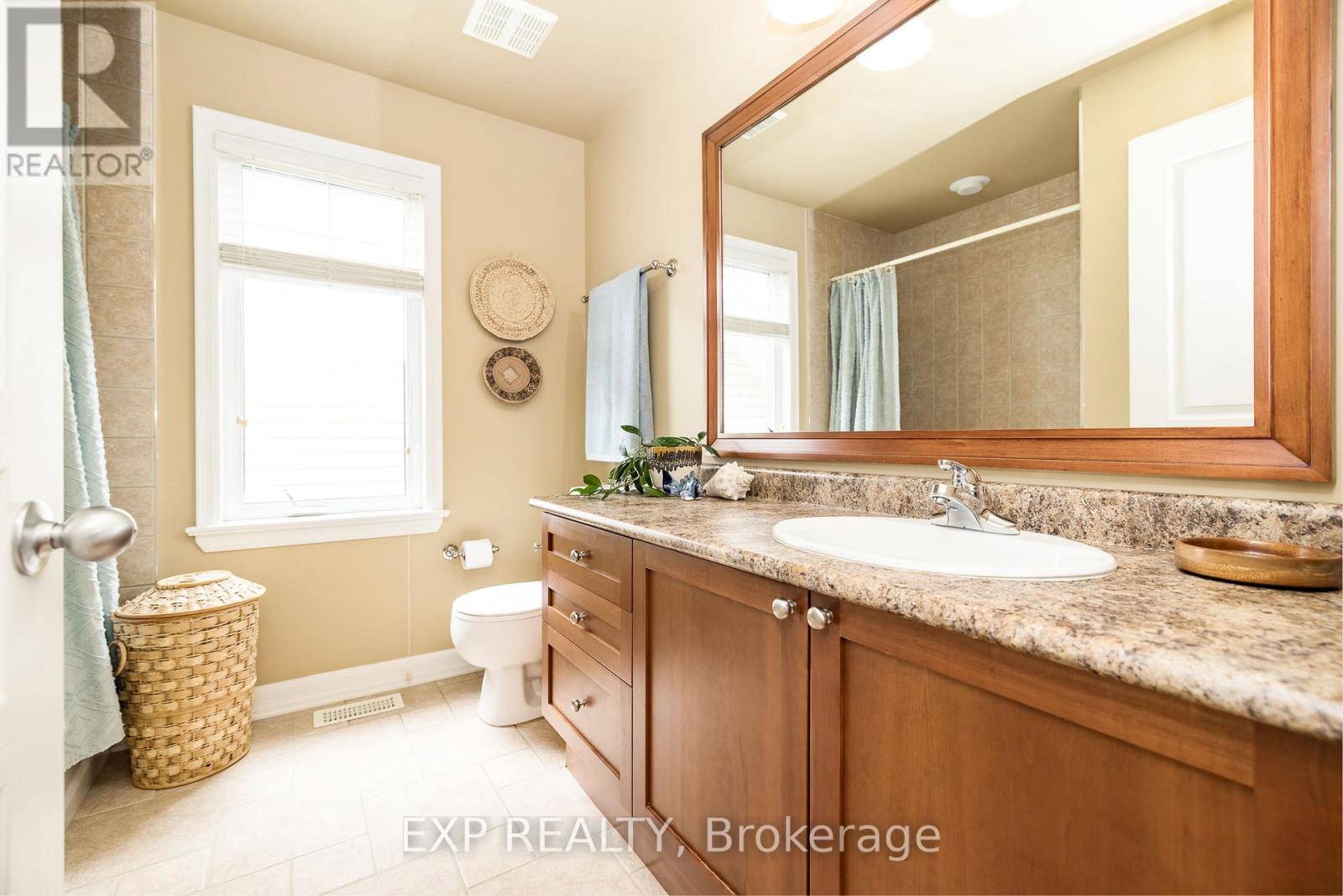 36 OAKBRIAR CRESCENT - 26