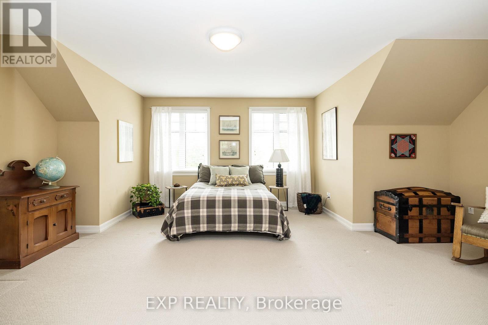 36 OAKBRIAR CRESCENT - 27