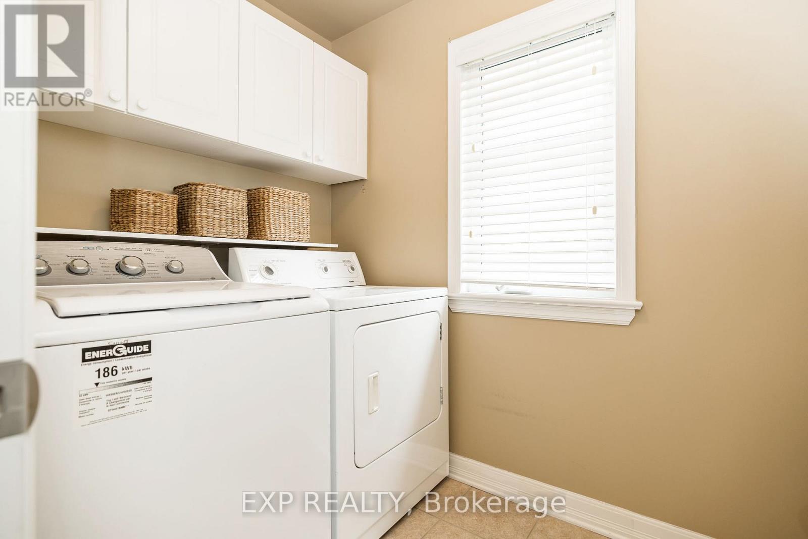 36 OAKBRIAR CRESCENT - 29