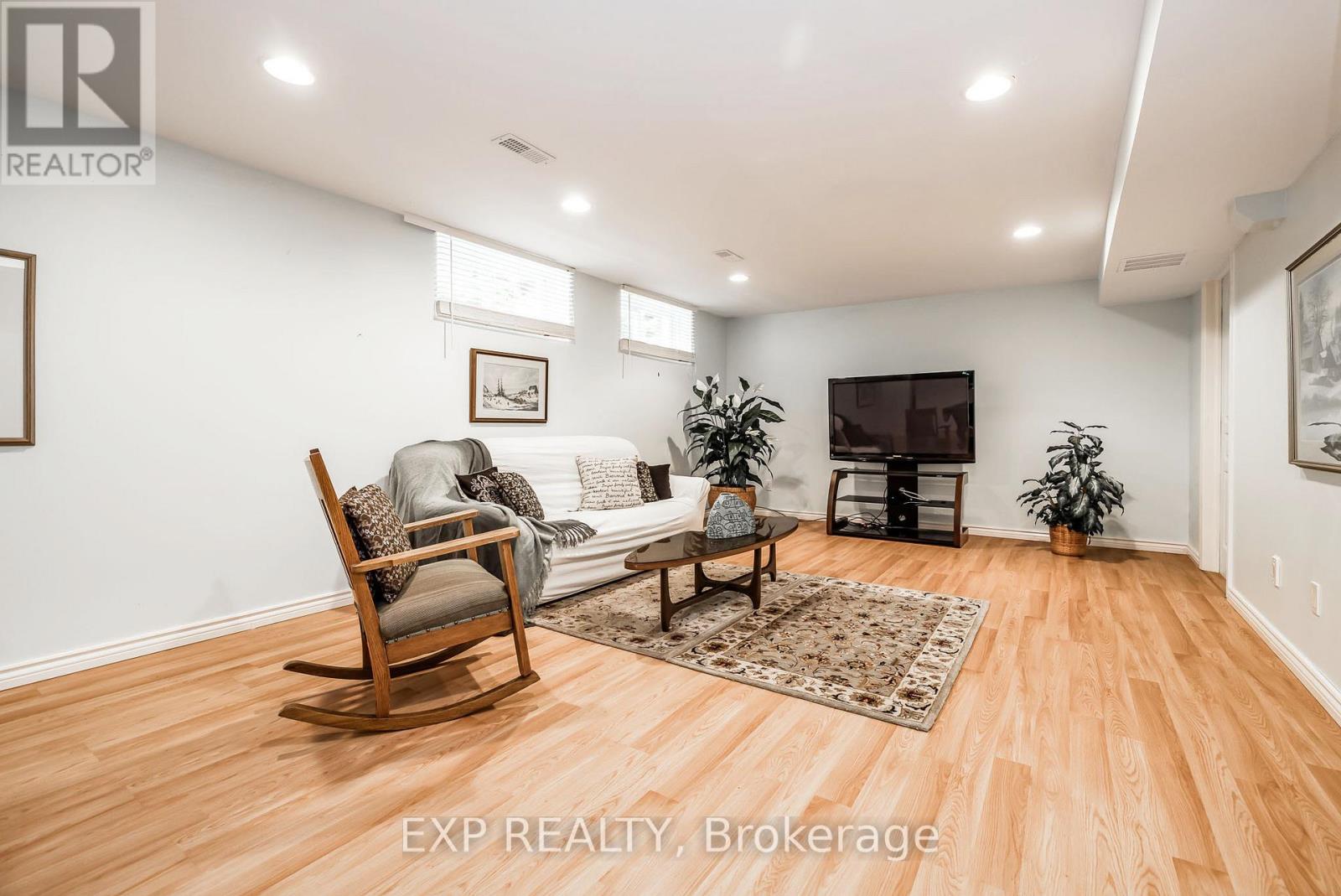 36 OAKBRIAR CRESCENT - 30