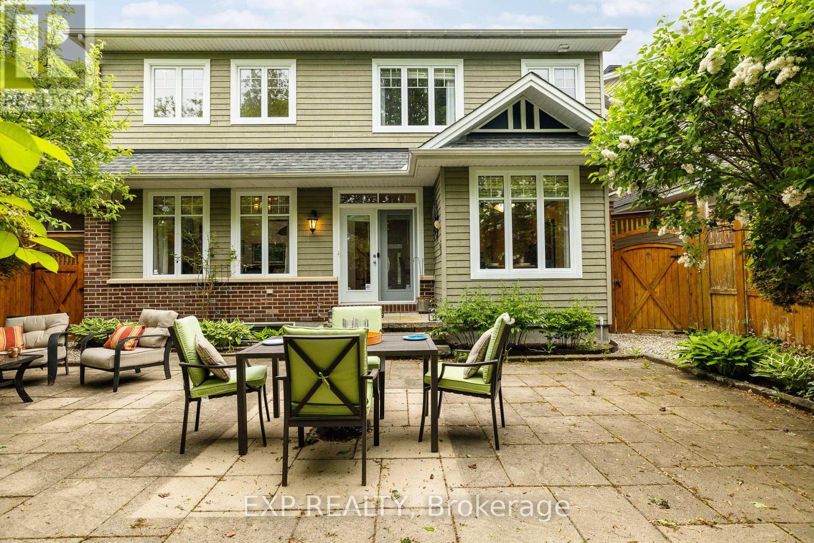 36 OAKBRIAR CRESCENT - 36
