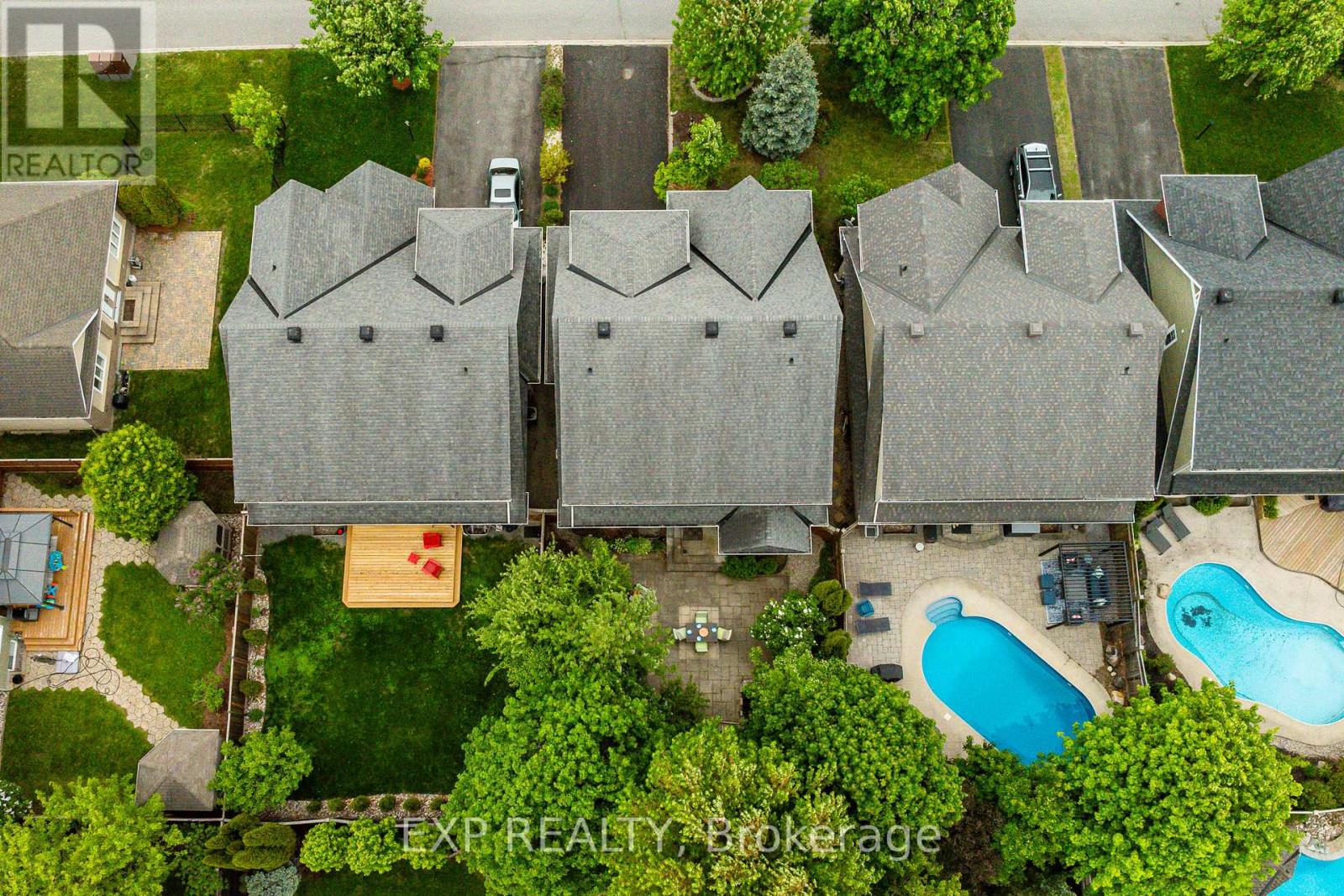36 OAKBRIAR CRESCENT - 38