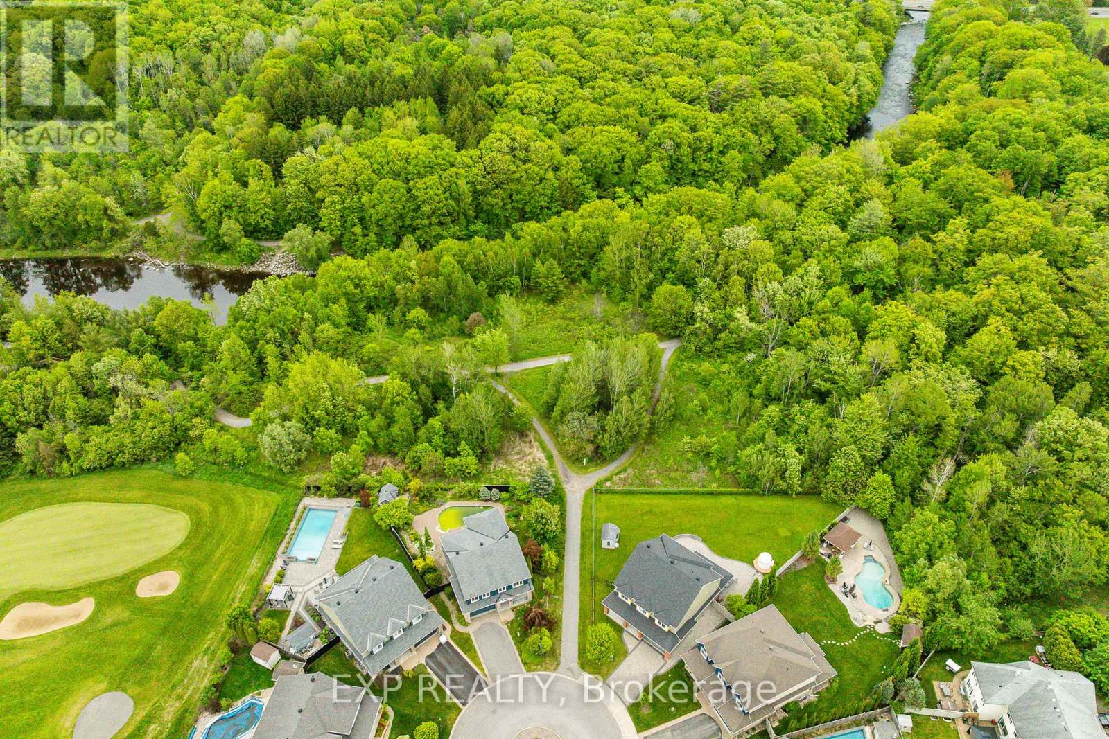 36 OAKBRIAR CRESCENT - 44
