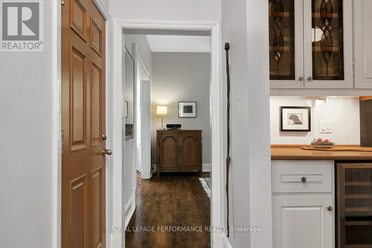 #3 315 DALY AVENUE - 13