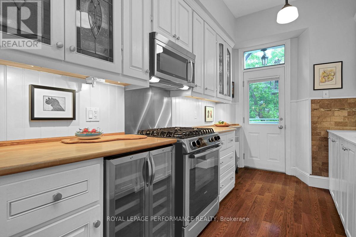 #3 315 DALY AVENUE - 15