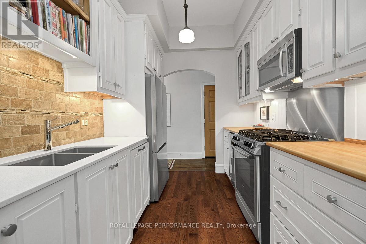 #3 315 DALY AVENUE - 16