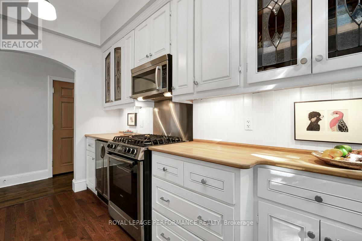 #3 315 DALY AVENUE - 18