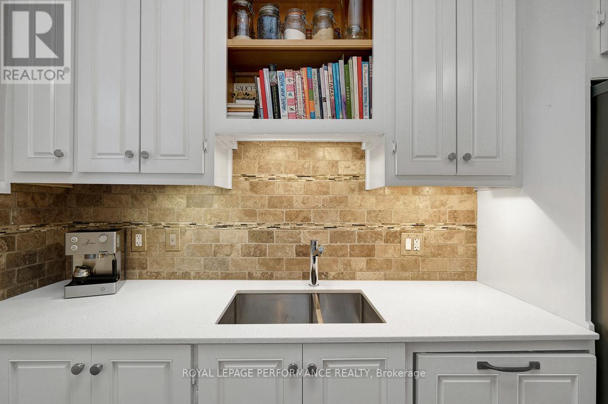#3 315 DALY AVENUE - 20