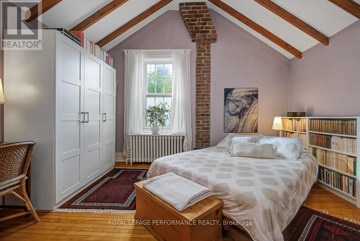 #3 315 DALY AVENUE - 24