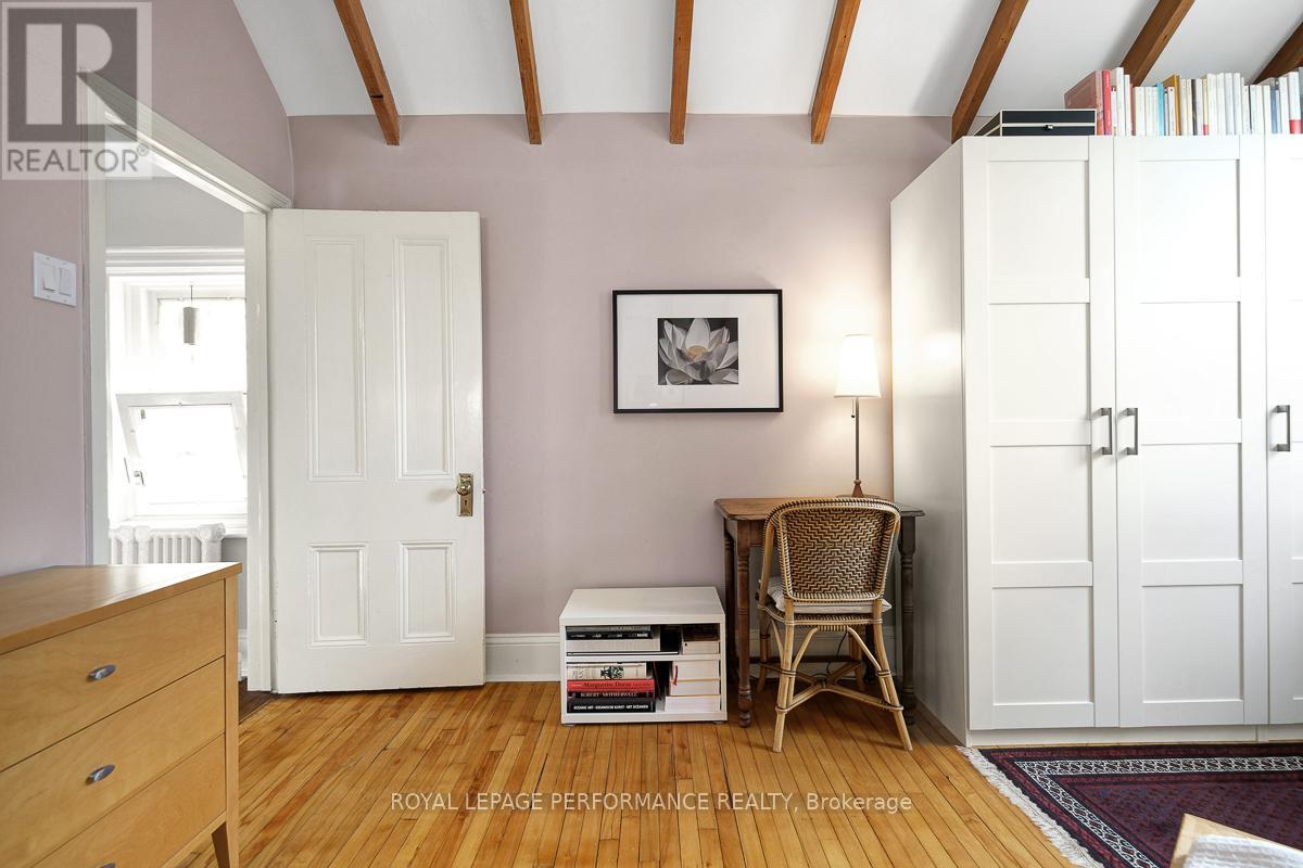 #3 315 DALY AVENUE - 26
