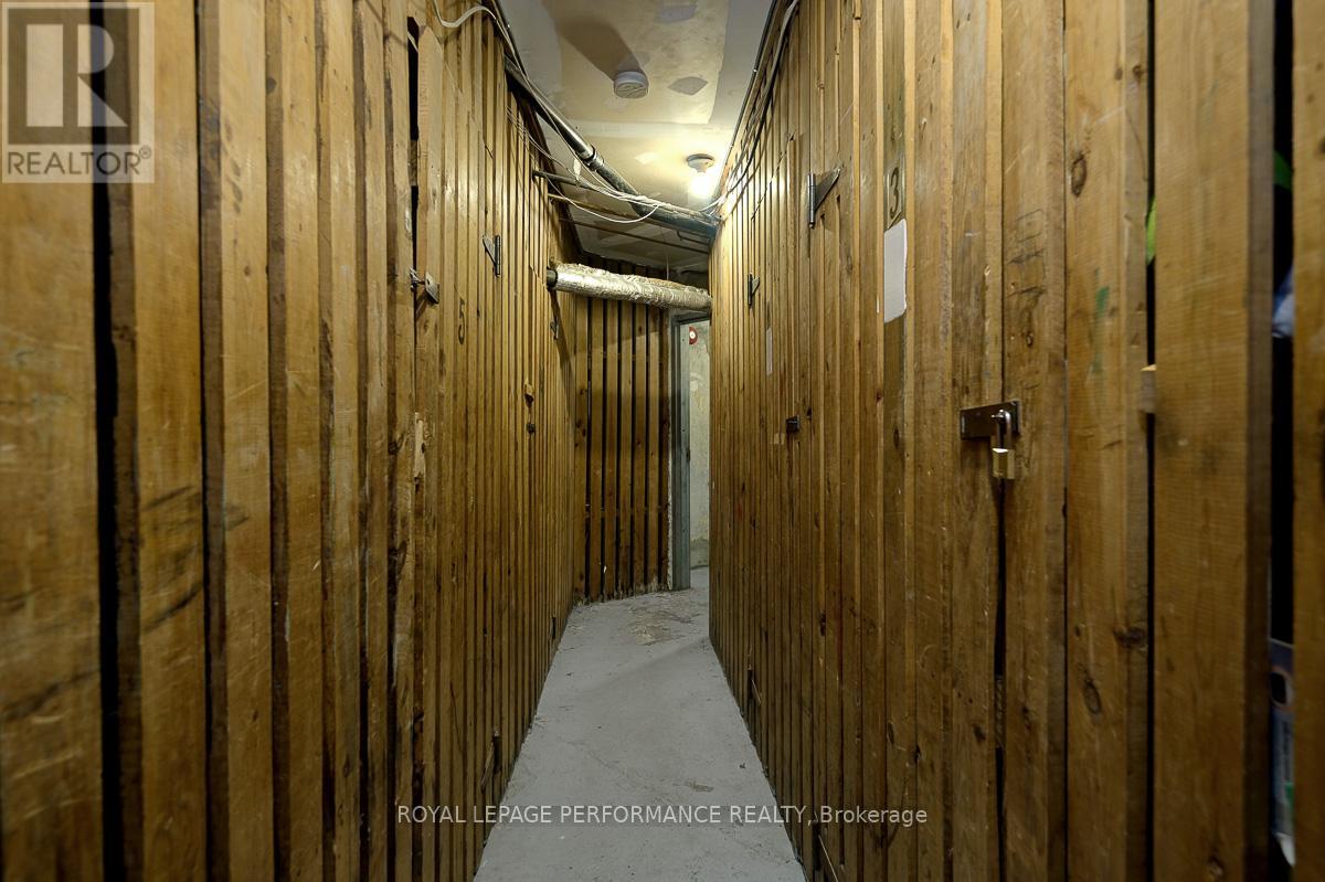 #3 315 DALY AVENUE - 35
