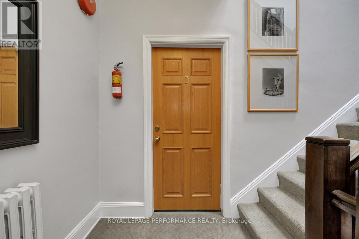 #3 315 DALY AVENUE - 4